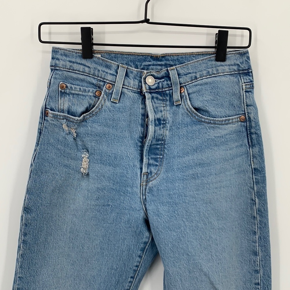 Levi's Classic 501 Skinny Denim Jeans in Light Blue Wash - Picture 6 of 16